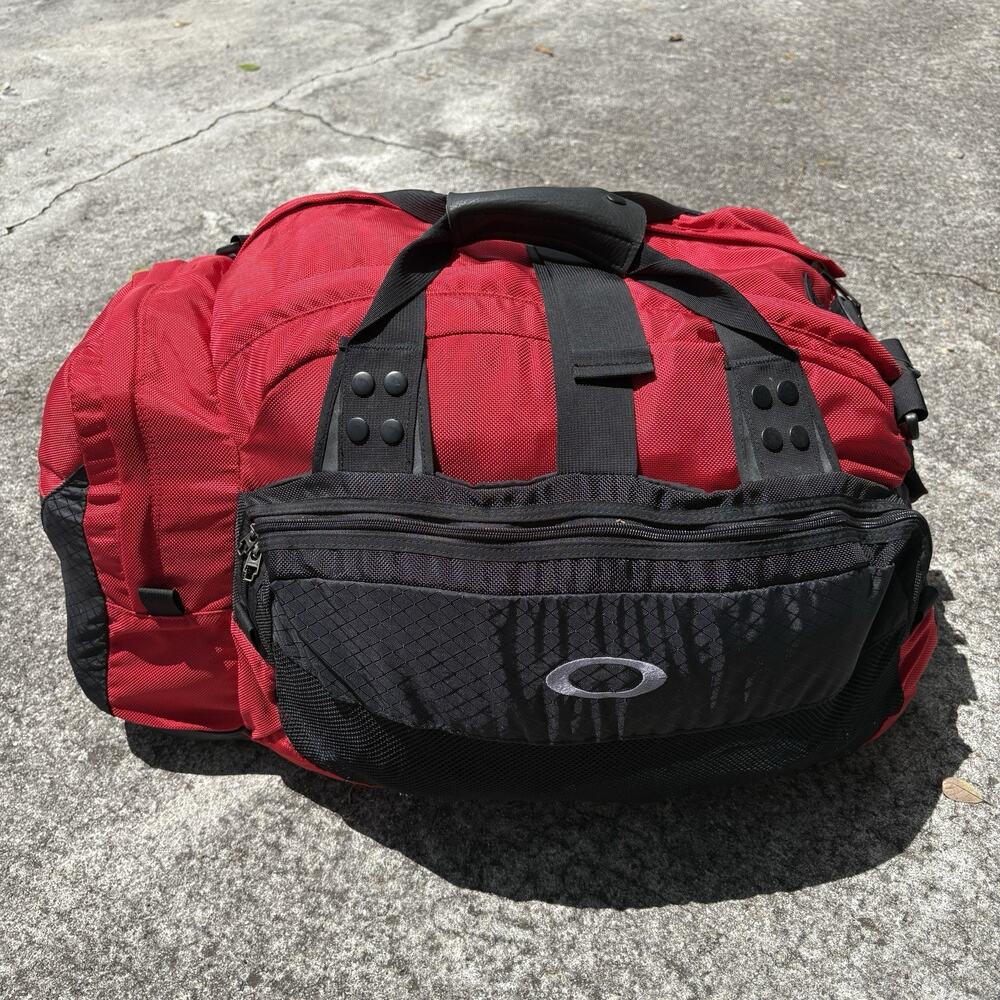 Vintage Oakley Icon 2.0 Duffle Bag Red Black Hot Tub Software Vintage JUMBO XL